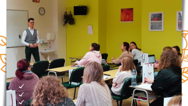 FARMACEUTICKÉ ASISTENTKY PŘIVÍTALY VE VÝUCE KOSMETOLOGIE ODBORNÍKA Z PRAXE